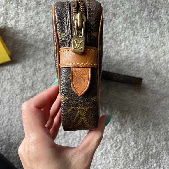 Authentic Louis Vuitton Marly Clutch - Picture 3 of 16